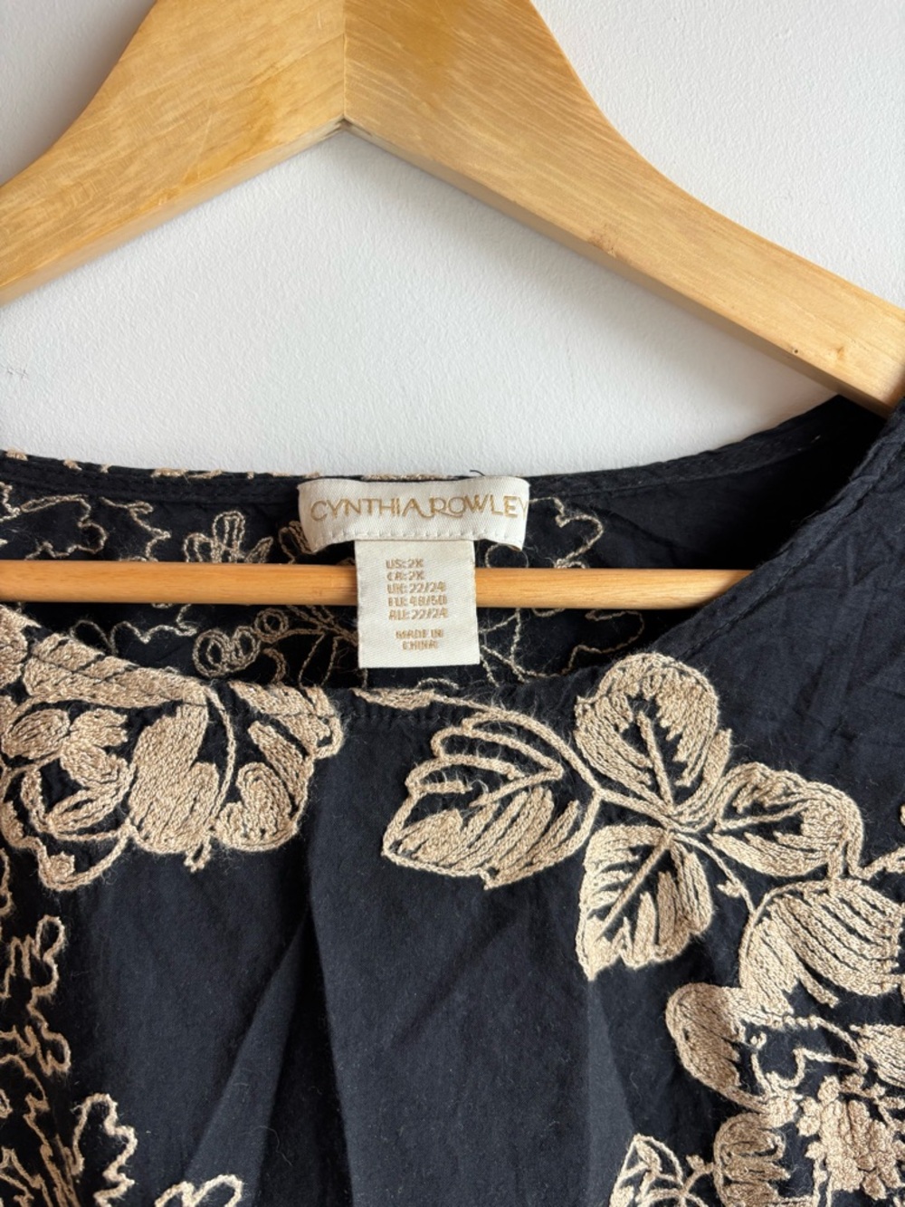 Cynthia Rowley Black Tunic with Beige Floral Embroidery - Picture 3 of 3